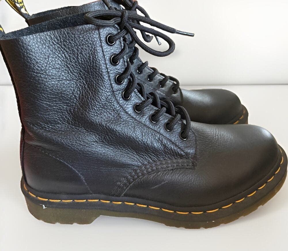Dr. Martens 1460 Pascal Black Soft Virginia Leather 8-Eye Boots US Women’s 9
